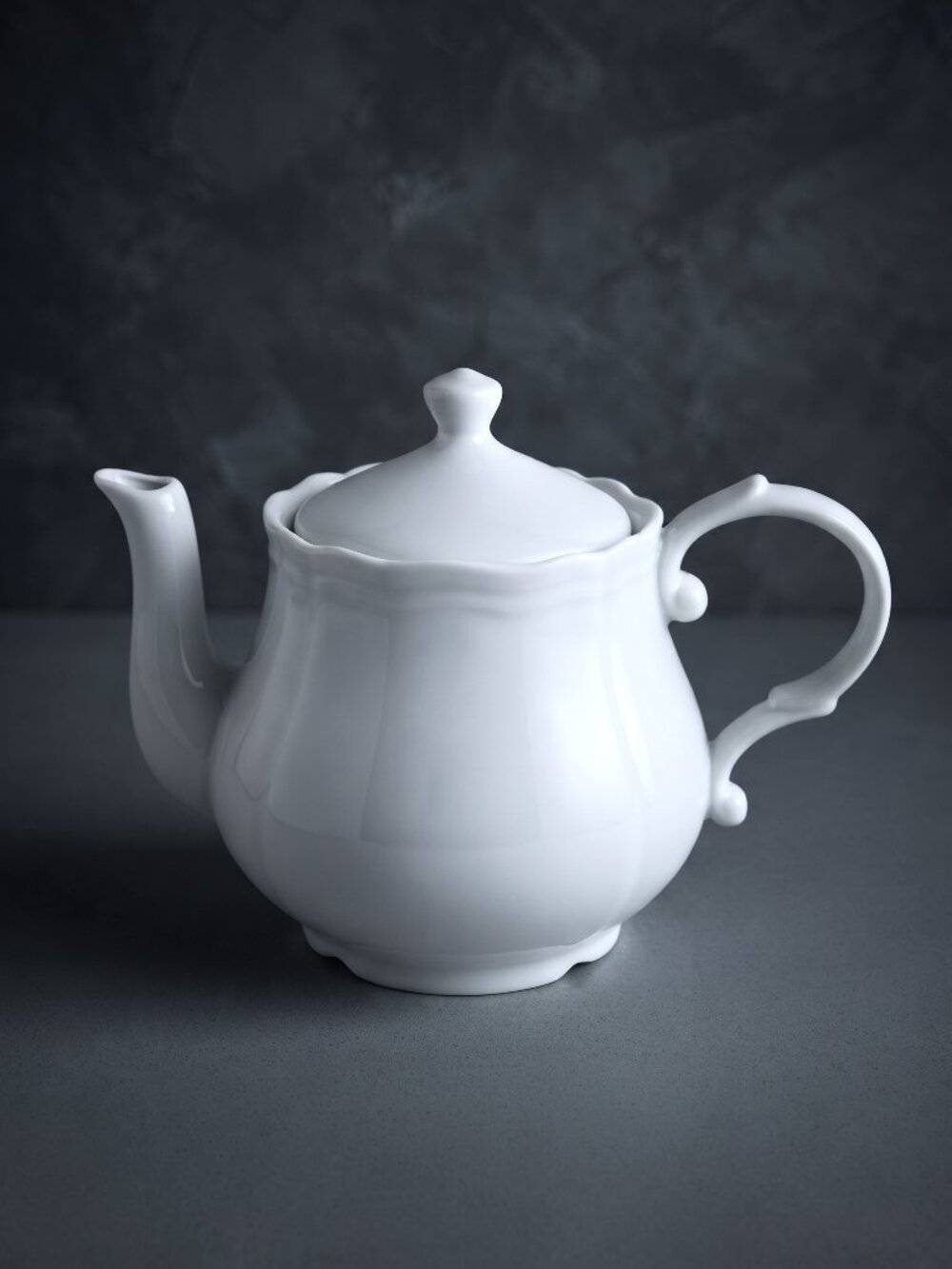 Vintage Heirloom Collection Coastline Imports White Porcelain Teapot with Lid 9"
